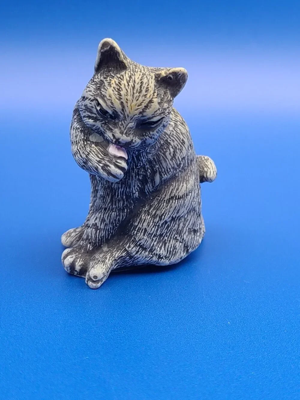 FARO Italy Vintage A. Lucchesi Cat Licking Paw Resin Figurine